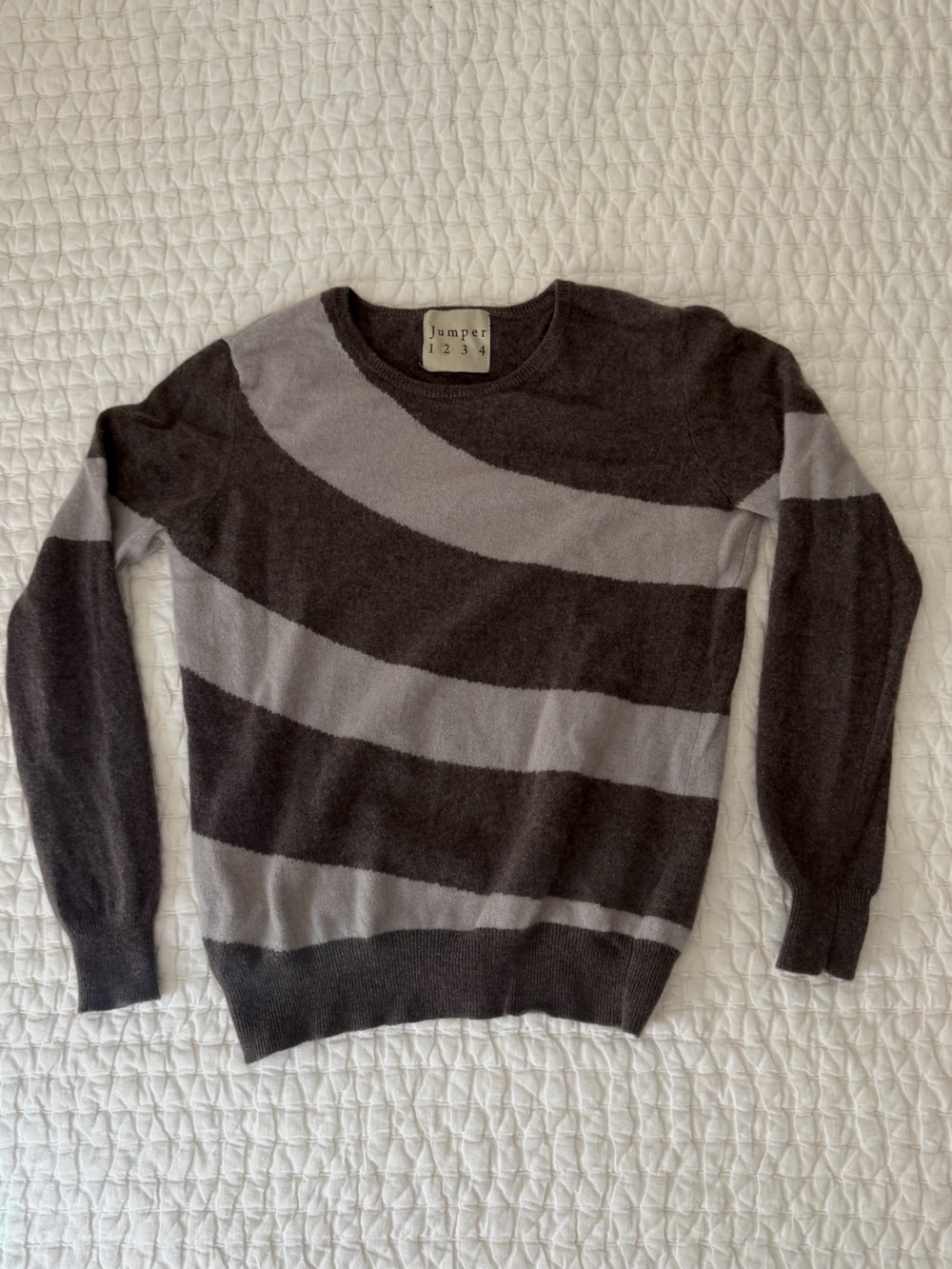 Jumper 1234 Women’s Gray Cashmere Crewneck Sweater